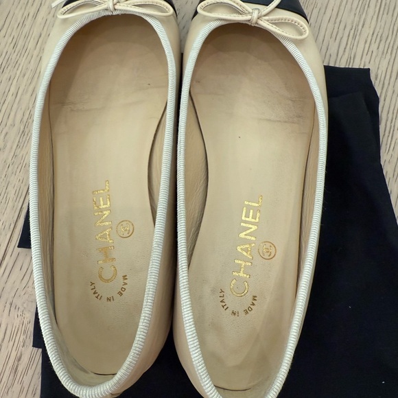 Authentic Chanel Lambskin Ballet Flats Beige and Black - Picture 7 of 10
